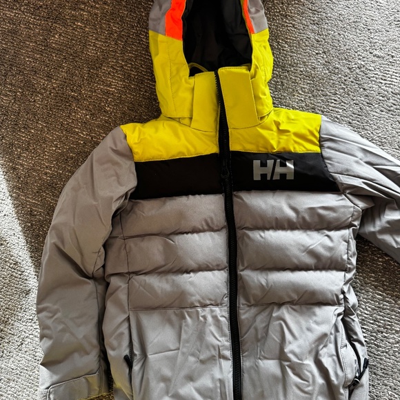 Youth size 8 Helly Hansen ski suit - Picture 11 of 11